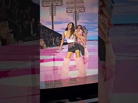 YouTube · My World  — Nggak bisa move on dari Tzuyu di Victoria's Secret Fashion Show! Pesonanya bikin hati berdebar 💖...