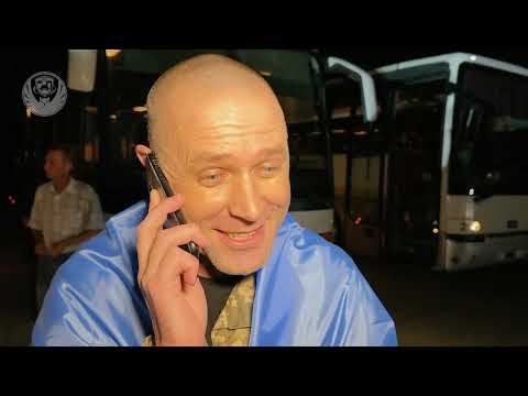 NašeTéma: Dojemné záběry příjezdu hrdinů z ruského zajetí zpět domů