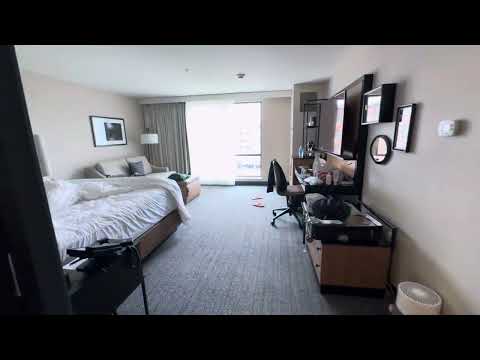 Courtyard by Marriott Portland Downtown/Waterfront Hotel Tour & Honest Review