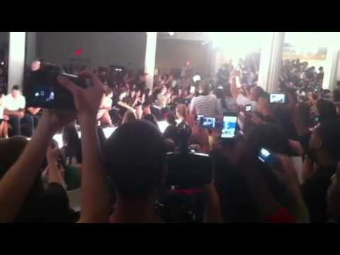 Avril Lavigne-New York Fashion Week 2011 Abbey Dawn-Video