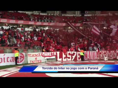 Torcida do Inter na entrada do time em campo