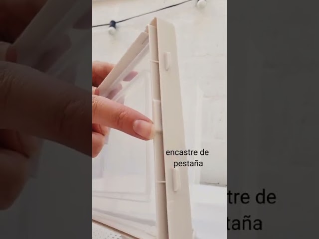 Vídeo relacionado con AHIOVA 3 Cajas Almacenaje Plastico 15L con Tapa, Cestas Organizadoras Apilables y 100% Transparentes. Caja Almacenamiento de Click a Presión. Libre de BPA 39x28,5x18,8cm (15 Litros)