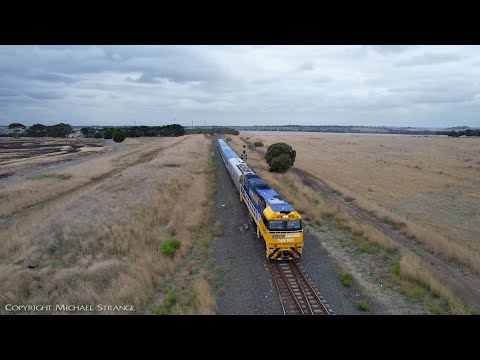 2MA8 Journey Beyond Rail Expeditions "The Overland" Passenger Train (11/4/2022) - PoathTV Railways
