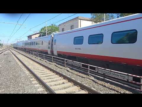 Il velocissimo transito del ETR 460.22 Frecciabianca