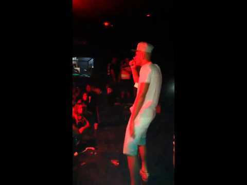 Mc's Huguinho e Tibéris - Dança Menina ♫ AO VIVO