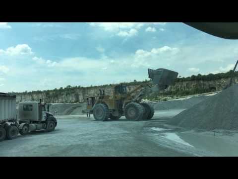 Quarry loader