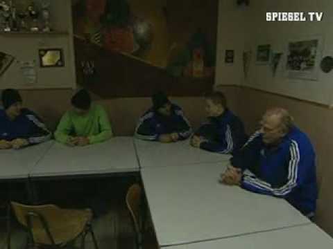 Amateur Fussball Brutal