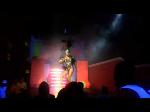 Victória Vipper No Carnaval Planet G 01/03/2014