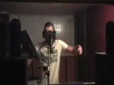 OCHENTA DANS SON STUDIO INVITE  RETBI  AP DU 113