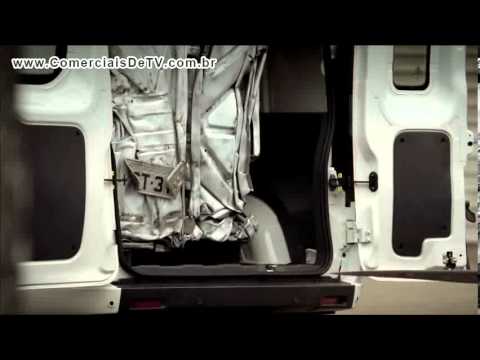 Fiat - Novo Fiorino 2014 - Compactador - Ferro Velho - Comercial de TV