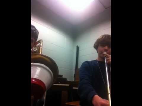 Puedo ir al Bano Trombone duet