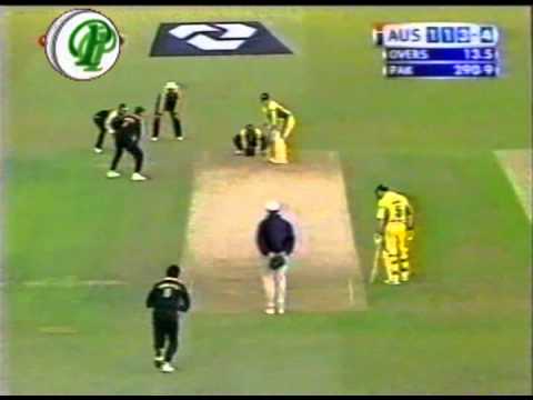 Saqlain Majic deliveries v Australia 2001