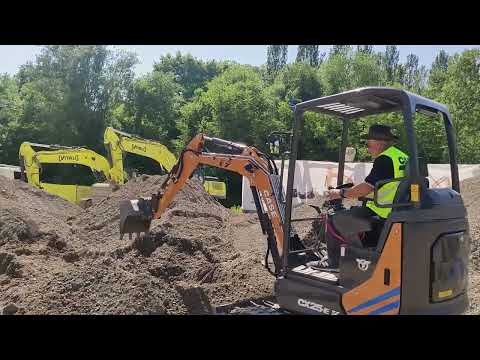 Europe: CASE Customer Testimonial - Ulysses Constructions, Italian Roadshow - CX25EV