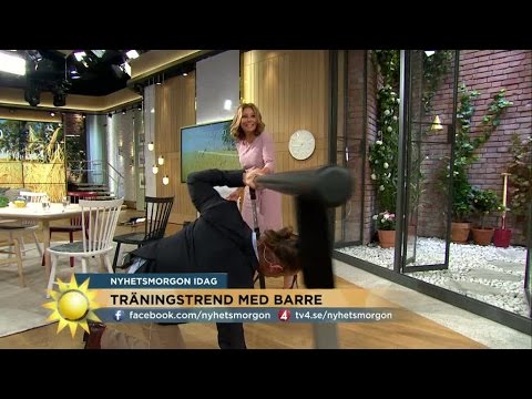 Här ramlar Peter Jihde i direktsändning - Nyhetsmorgon (TV4)
