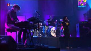 Marina &amp; The Diamonds - Rootless ( New Pop Fesival 2010 )