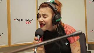 Ceyl&#39;an Ertem - Gel Sevelim (Neşet Ertaş cover)