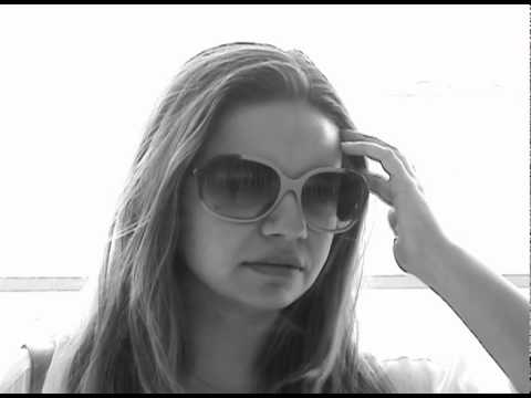 Aisha Al Douri by Gérard Courant - Cinématon #2368