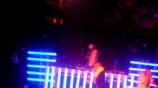 Bliss n Eso- Happy in my Hoody