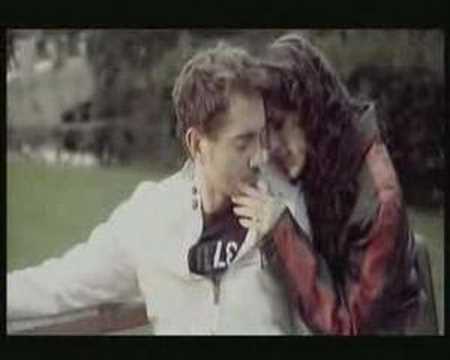 Tis Kyriakes | Τις Κυριακές