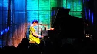 Nellie McKay plays Did I Remember