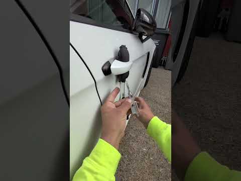 Porsche Panarama 🇧🇪 cu bateria descărcată are nevoie de descuiat. Lockout  #shorts #viral #fyp
