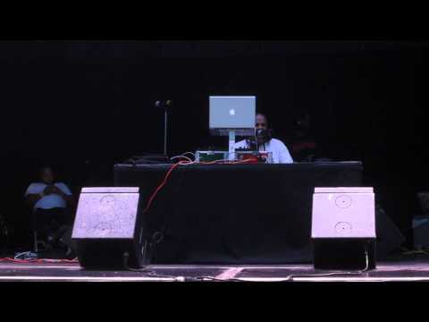 DJ HOLLYWOOD PT1 - MIXING LIVE @ CROTONA PARK