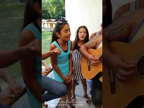 Zseraldina:🎵Amikor csókolom azt a tűz piros kis szád💋😘