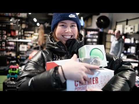 Shopping for players with Henriette