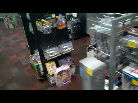 Compras dentro de uma loja GameStop