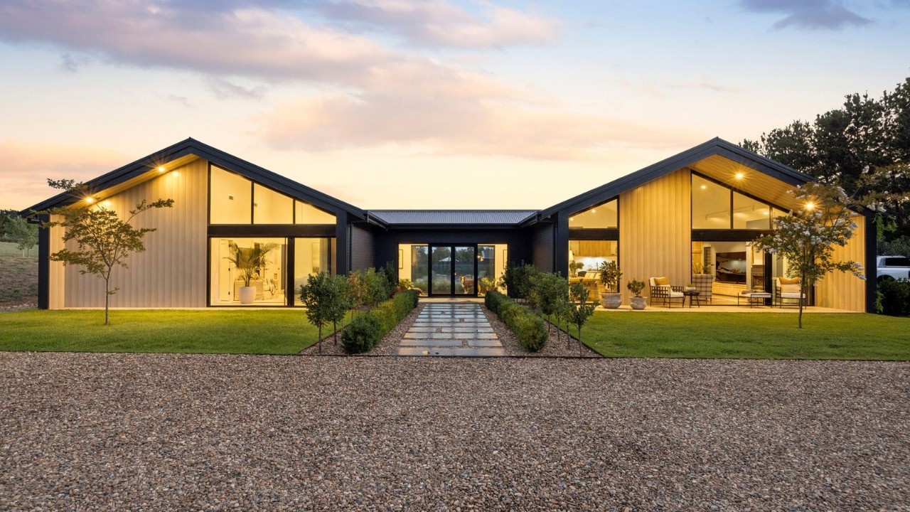 A Landmark Contemporary Estate, Goulburn NSW — property film
