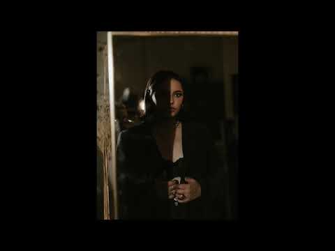 Kiki Rowe- Judge (audio)