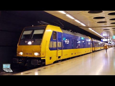 Schiphol Airport [Amsterdam Flughafen] mit/met Intercities (+direct, E 186, VIRMs), Sprinters