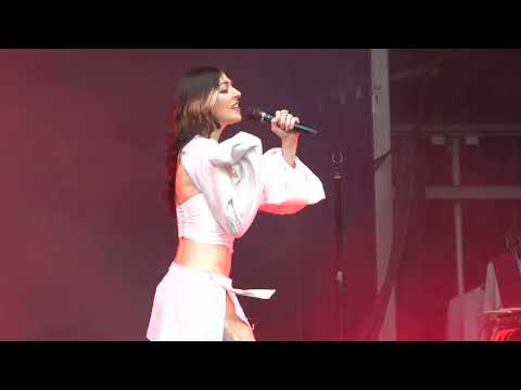 “Welcome To My Island” Caroline Polachek Live at Fuji Rock Festival’23