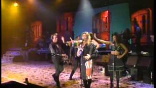 Debbie Gibson - Don´t Flirt With Me. Live Around The World Tour.HQ.(1990)