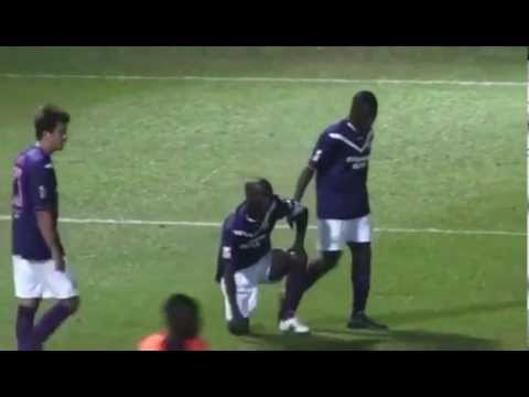 Gol contra mais bonito da historia.