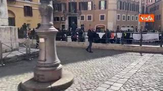 "Da soli non ce la facciamo", la protesta dei caregiver a Montecitorio