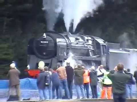 BR 9F 92203 'Black Prince' pulls a 1000+ tonne ballast train