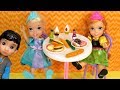 CAFETERIA ! Elsa and Anna toddlers - lunch - Barbie