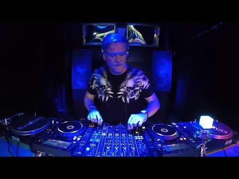 The Blue Oyster: Wakati / 17.06 / 20 - 21