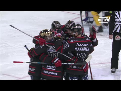 Ässien puolustajalle erikoinen kauden avausosuma: kiekko päädyn ja SaiPa-pelurin kautta maaliin