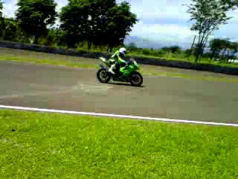 M Fadli with Kawasaki ZX 6R win 1st Round Indospeed Indonesia Supersport 2011