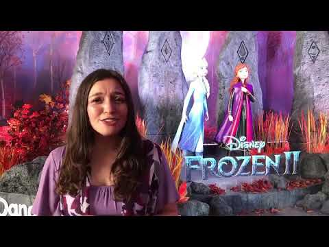 Carmen Sarahí con Leslie Gil cantan muestrate