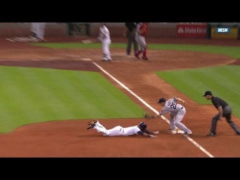 BOS@HOU: Lavarnway nabs Villar at third