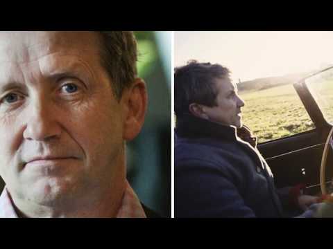 Martin Timell är tillbaka i Sverige efter skandalen – såhär lever han