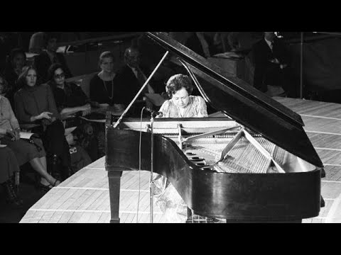 Alicia de Larrocha plays Chopin - Andante spianato et grande polonaise, Op.22 (1978 Live)