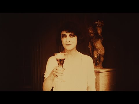 Leonie, actrice en spionne – trailer | IFFR 2020