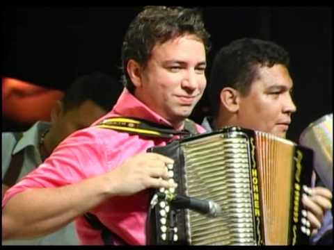 Jean Carlos Centeno & Ronal Urbina. Realizame mis sueños, fest. cuna 2011.wmv