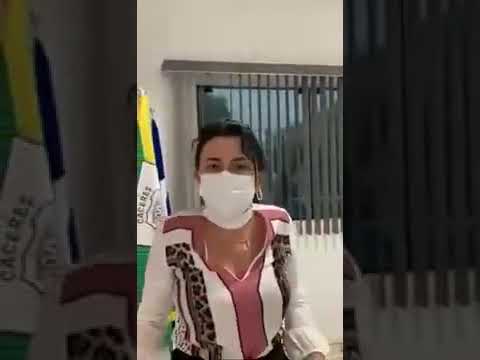 Após anunciar reforma de R$ 318 mil, prefeita grava vídeo mostrando “cachoeiras” em gabinete; veja