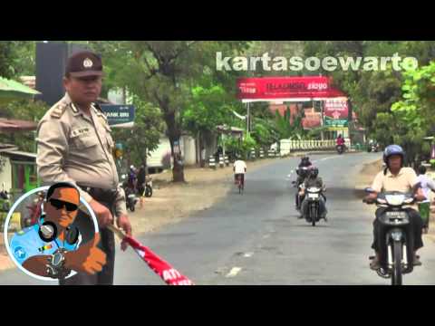 Sewu Kuto - Javanese Bossanova (Kalibagor, Banyumas, Jawa Tengah 2009)