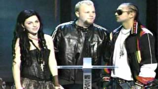 Amy Lee and Ben Moody (Evanescence) Presenting Award Best Video From A Film VMA 2003 wmv